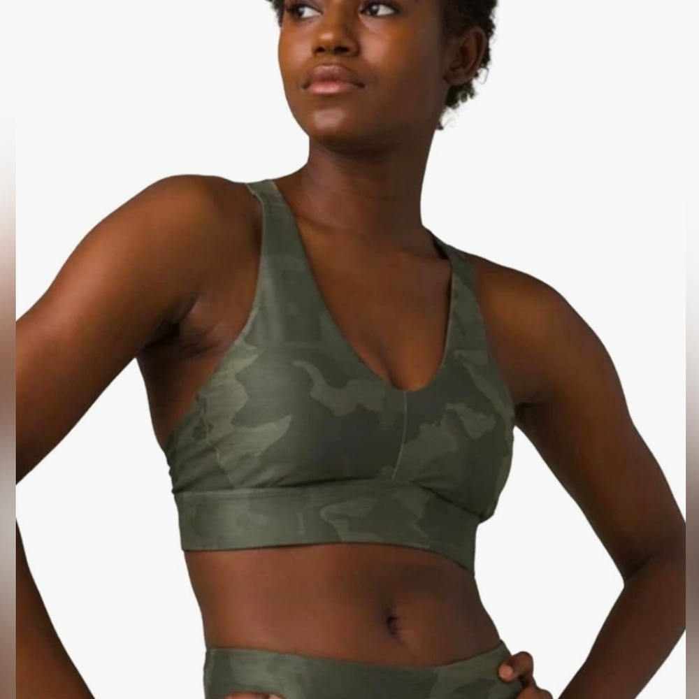 prAna Layna Bra Size XS Fits 0-2 Sage Camo Green With Removable Pads